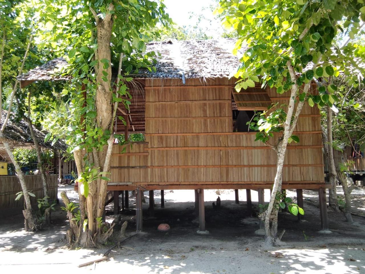 Daroyen Village Kri Exteriör bild